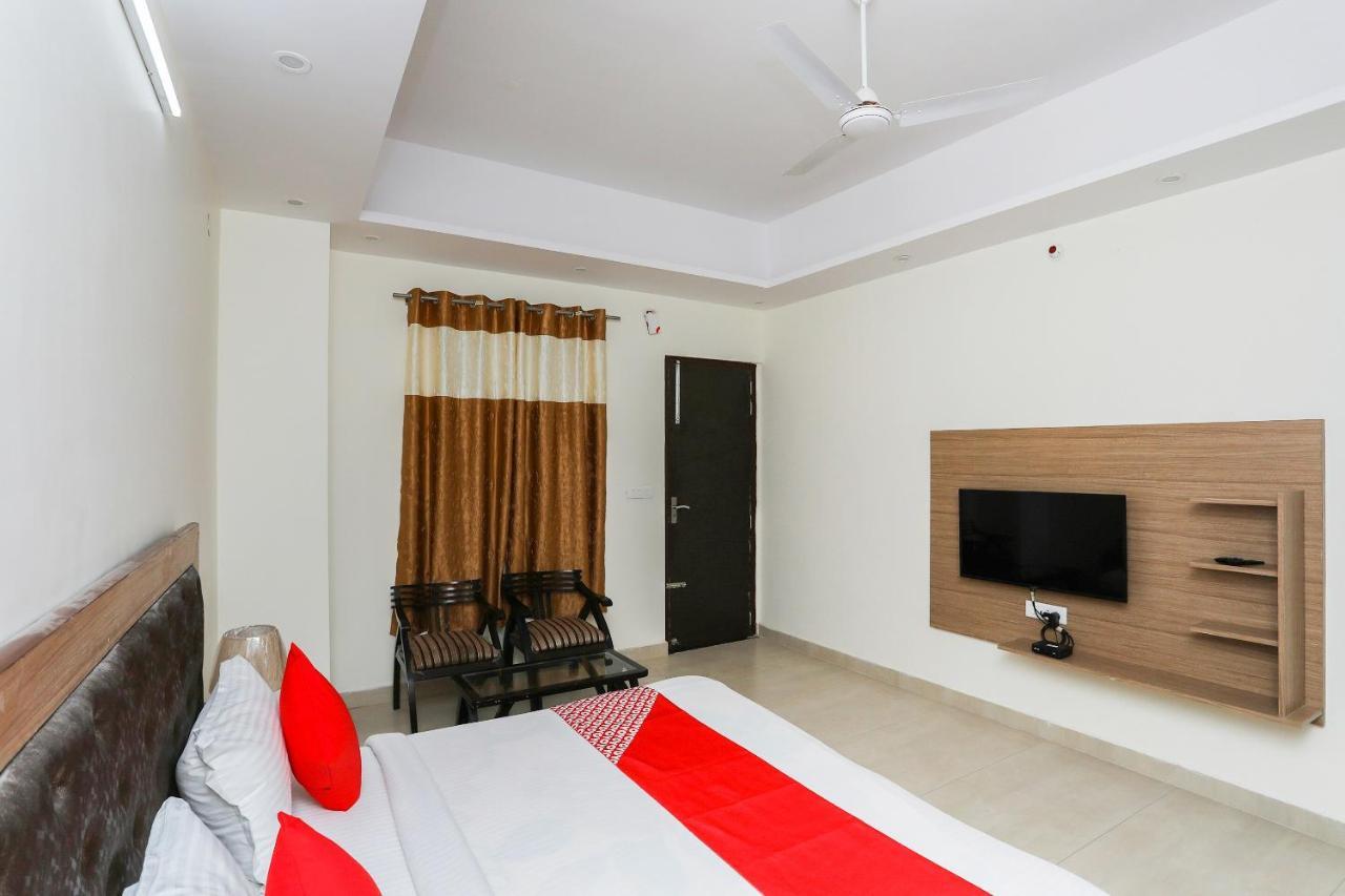 Oyo 35511 Hotel Park View Rohtak Eksteriør bilde